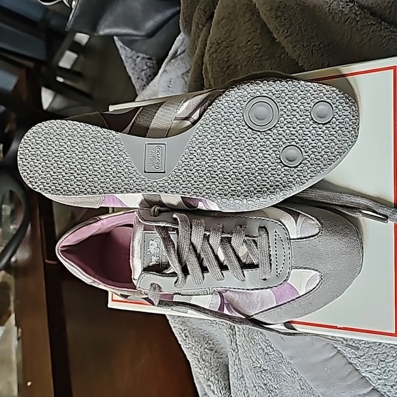 Coach shoes - Picture 3 of 4